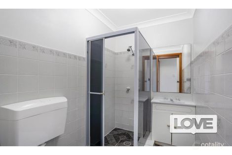 Property photo of 23 Gelfius Crescent Macquarie Hills NSW 2285