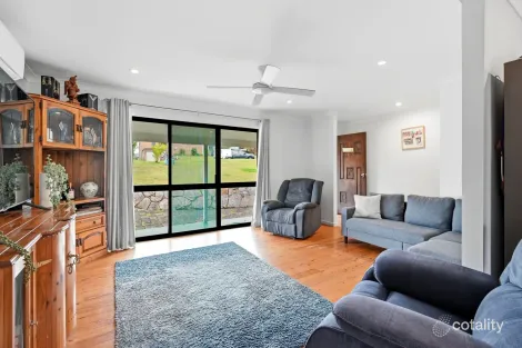 Property photo of 8 Kane Crescent Coffs Harbour NSW 2450