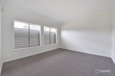 Property photo of 2/30 Bunnett Road Knoxfield VIC 3180