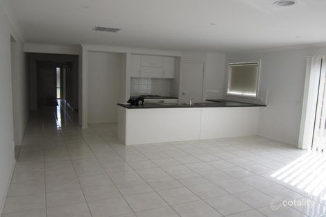 Property photo of 2 Redgum Avenue Carrum Downs VIC 3201