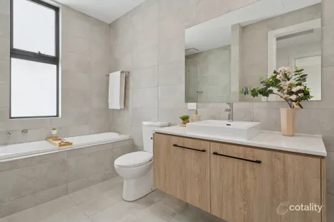 Property photo of 15 Macintosh Crescent Woodforde SA 5072