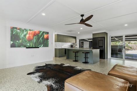36 Maple St, Holloways Beach, QLD 4878