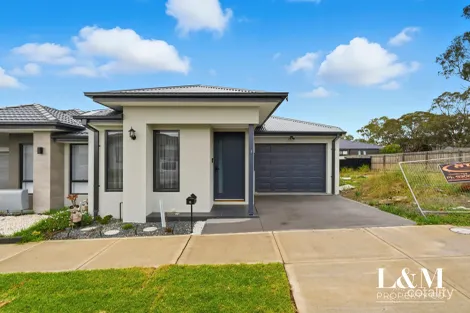 Property photo of 8 Alyssa Street Greenvale VIC 3059