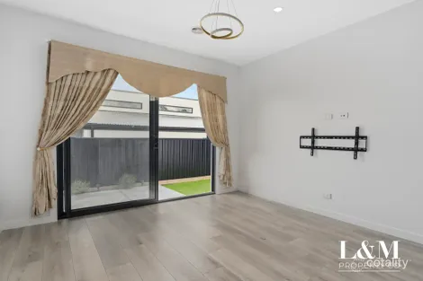 Property photo of 8 Alyssa Street Greenvale VIC 3059