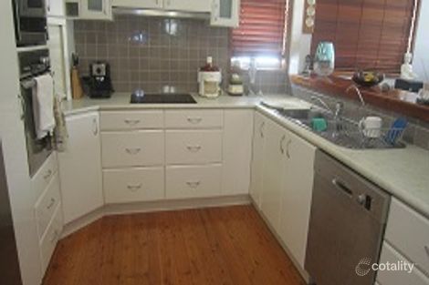 Property photo of 5 Cowlishaw Street Redhead NSW 2290