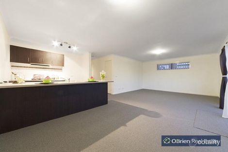 Property photo of 21 Mossman Drive Cranbourne East VIC 3977