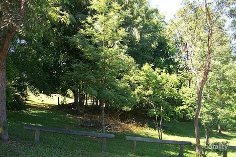 904 Burns Pde, Chapel Hill, QLD 4069