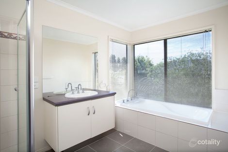 Property photo of 8 Sun Valley Boulevard Lynbrook VIC 3975