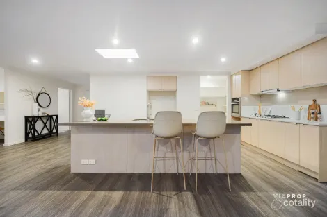 Property photo of 14 Flagstaff Crescent Point Cook VIC 3030