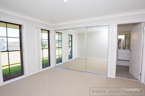 Property photo of 1 Myrtle Crescent Aberglasslyn NSW 2320
