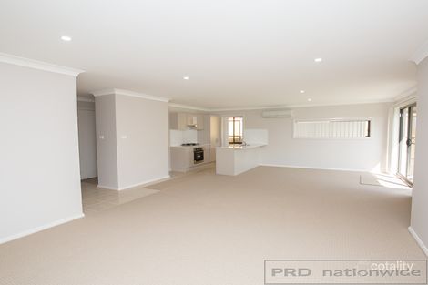 Property photo of 1 Myrtle Crescent Aberglasslyn NSW 2320