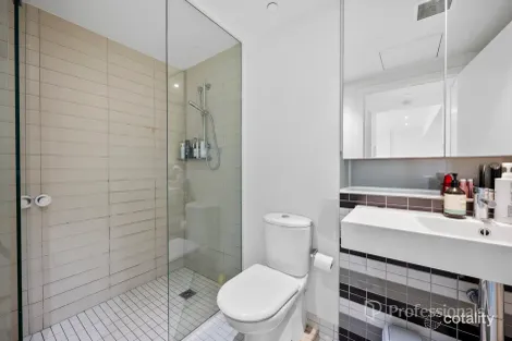 Property photo of 10E/8 Waterside Place Docklands VIC 3008