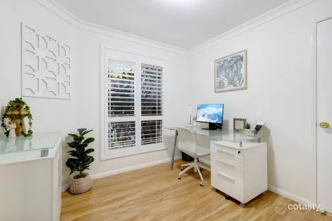 Property photo of 4 Conifer Street Carindale QLD 4152