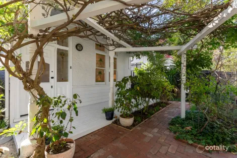 Property photo of 6 Thackeray Street Elwood VIC 3184
