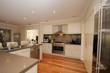 Property photo of 140 Lake View Boulevard Keysborough VIC 3173