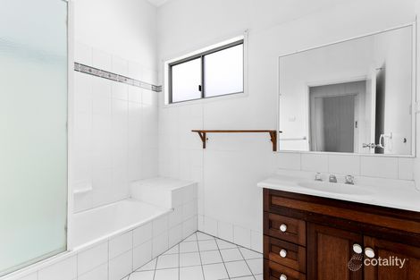 Property photo of 32 Tenth Avenue Sandgate QLD 4017