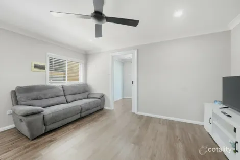 Property photo of 22 Lillas Place Minto NSW 2566