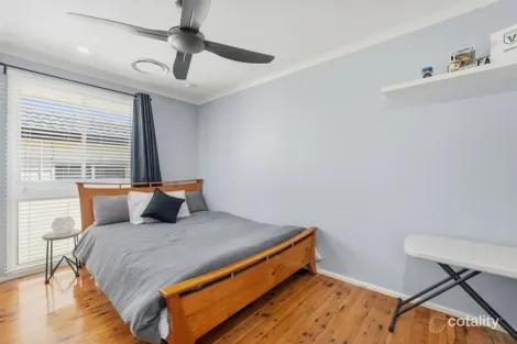 Property photo of 22 Lillas Place Minto NSW 2566