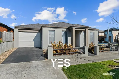 2 The Oaks Ave, Pakenham, VIC 3810