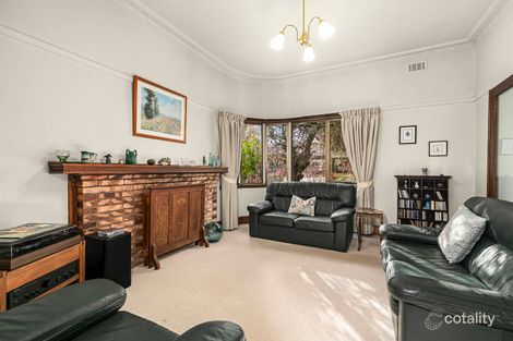 Property photo of 9 Holyrood Avenue Strathmore VIC 3041