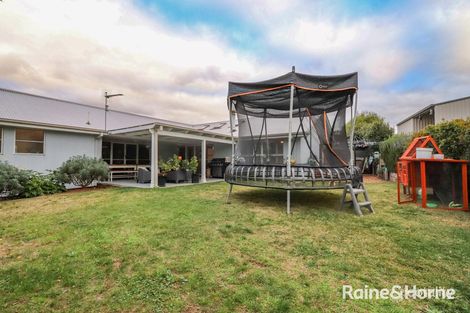 Property photo of 25 Cheviot Drive Kelso NSW 2795