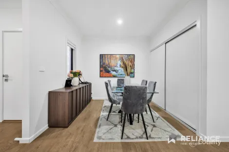 Property photo of 2/6 Greenleaf Circuit Tarneit VIC 3029
