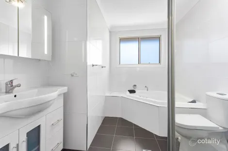 Property photo of 27 Avocet Circuit Cranebrook NSW 2749