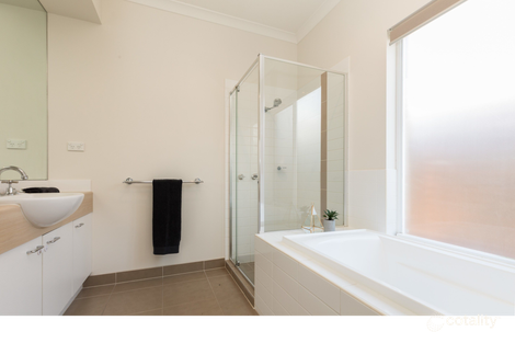 Property photo of 21 Hedges Street Craigieburn VIC 3064