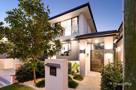 2/9 Shoveller Ave, Paradise Point, QLD 4216