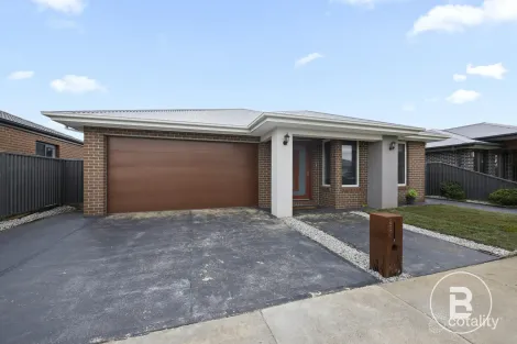 Property photo of 23 Marxsen Parade Lucas VIC 3350