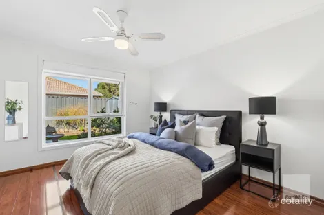Property photo of 13 El Golea Mews Keilor Downs VIC 3038