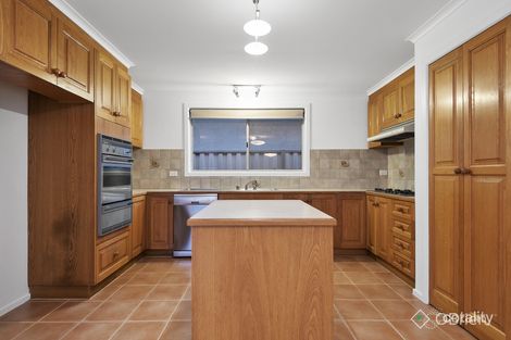 Property photo of 13 Samaher Court Endeavour Hills VIC 3802