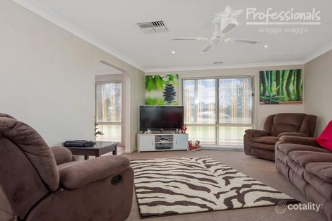 10 Clowes Pl, Ashmont, NSW 2650