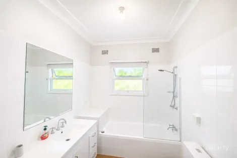 Property photo of 63 Kerry Crescent Berkeley Vale NSW 2261