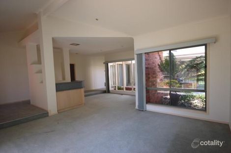 Property photo of 4 Yarraburn Close Bentleigh East VIC 3165