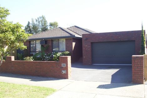 33 Snaefell Cres, Gladstone Park, VIC 3043