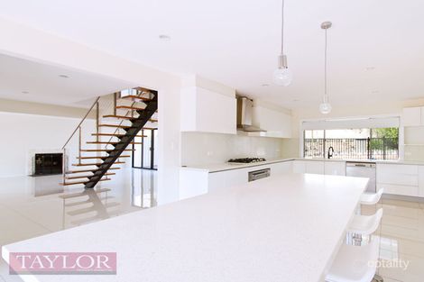 16 Yarralumla Dr, Carlingford, NSW 2118