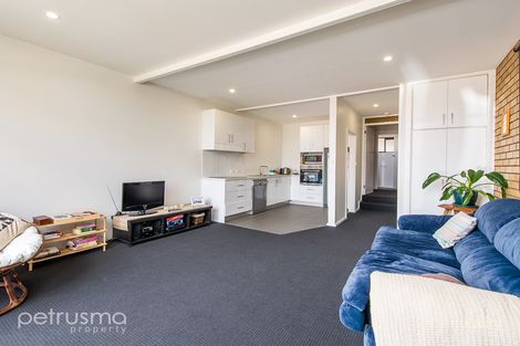 Property photo of 4/14A Lowelly Road Lindisfarne TAS 7015