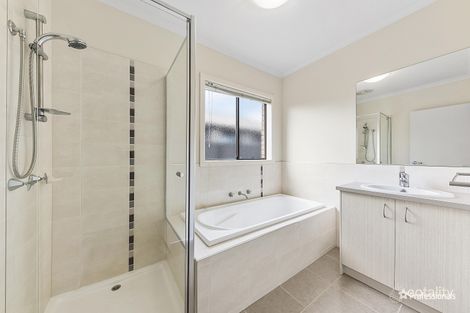 Property photo of 28 Loretta Boulevard Tarneit VIC 3029