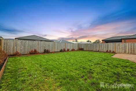 Property photo of 17 Beech Street Drouin VIC 3818