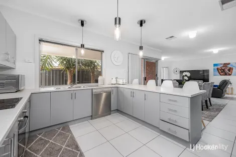 Property photo of 4 Woodhaven Walk Blakeview SA 5114