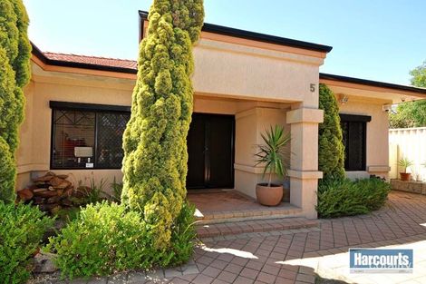 5 Berkley Rd, Marangaroo, WA 6064