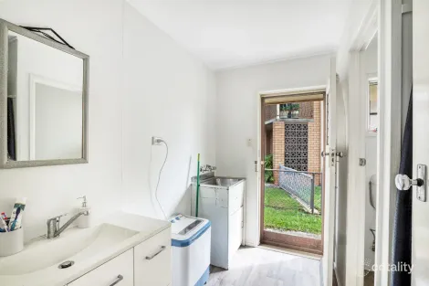 Property photo of 3 Farsley Court Kippa-Ring QLD 4021