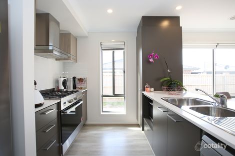 Property photo of 44 Bona Vista Rise Clyde VIC 3978