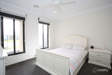 Property photo of 44 Bona Vista Rise Clyde VIC 3978