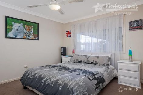 Property photo of 10 Clowes Place Ashmont NSW 2650