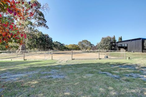 15 Pfeiffer Rd, Woodside, SA 5244