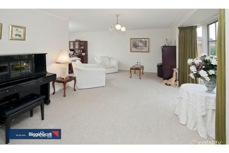 Property photo of 17 Tyloid Square Wantirna VIC 3152