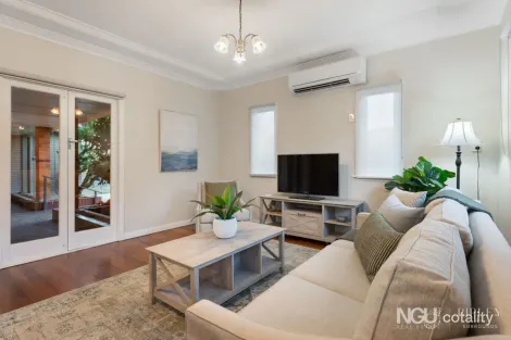 Property photo of 24 Crown Street Silkstone QLD 4304