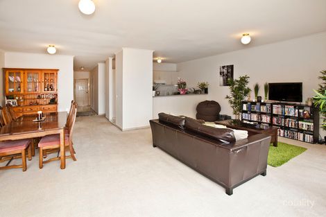 Property photo of 25 The Quadrangle Glen Waverley VIC 3150